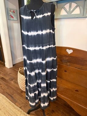 Old Navy Black and White maxi sundress